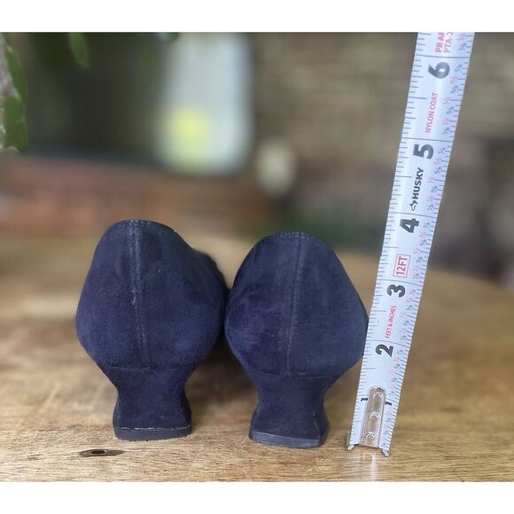 Stuart Weitzman Navy Suede Pumps Retro Inspired Square Toe Bow Low Heel Size 6 - Picture 4 of 6